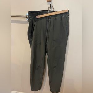 Lululemon License to Train Pant size L